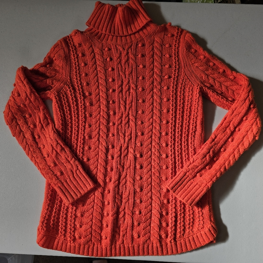 Gap cableknit sweater